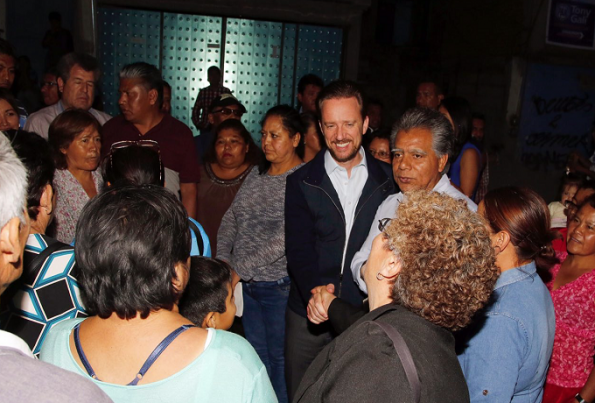 Luis Banck y vecinos de Xochimehuacan trabajan en acciones de seguridad, movilidad y servicios públicos1
