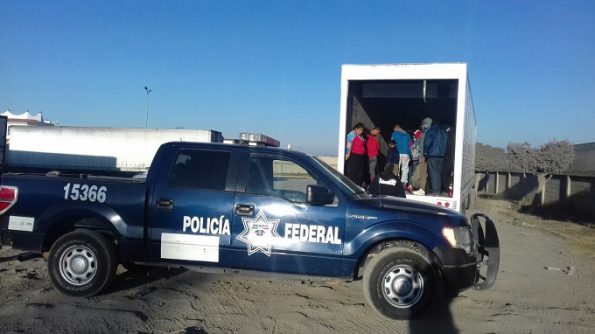 policía federal rescate indocumentados (1)