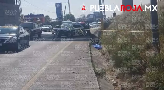Hallan a un hombre muerto junto al Periférico; se presume fue atropellado