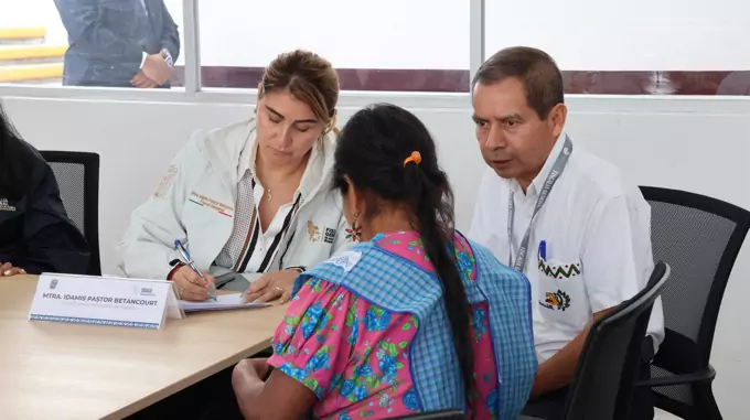 Fiscalía de Puebla fortalece atención a grupos indígenas con personal bilingüe