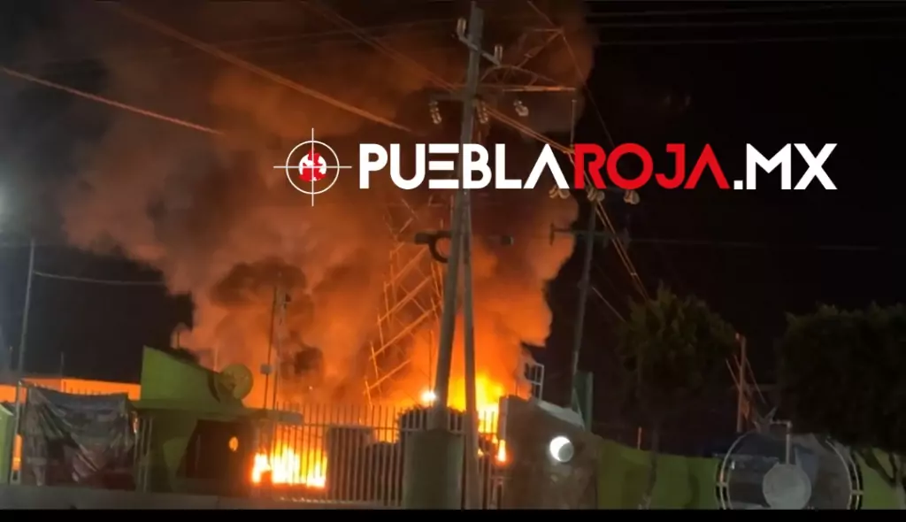 VIDEO: Se registra fuerte incendio en la Central de Abasto de Huixcolotla