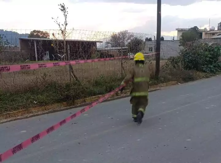 PC atiende la caída de un poste en San Sebastián Tepalcatepec y el Barrio de Jesús