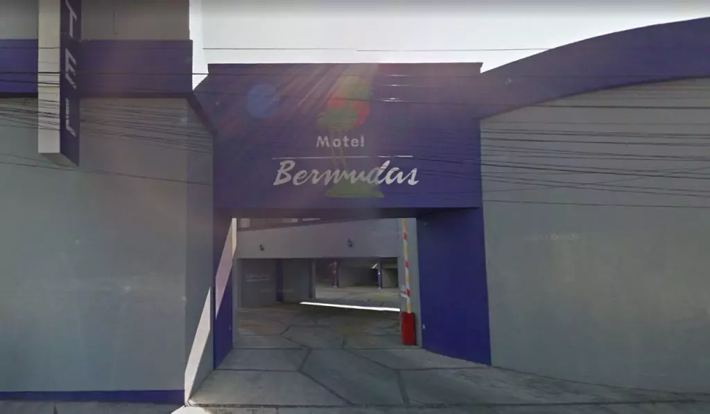 Hallan muerto a huésped dentro de jacuzzi del Motel Bermudas, en Puebla