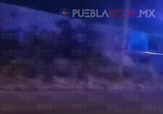 Hallan cadáver envuelto en cobijas en límites de Puebla con Tlaxcala; Fiscalía confirma que era un hombre