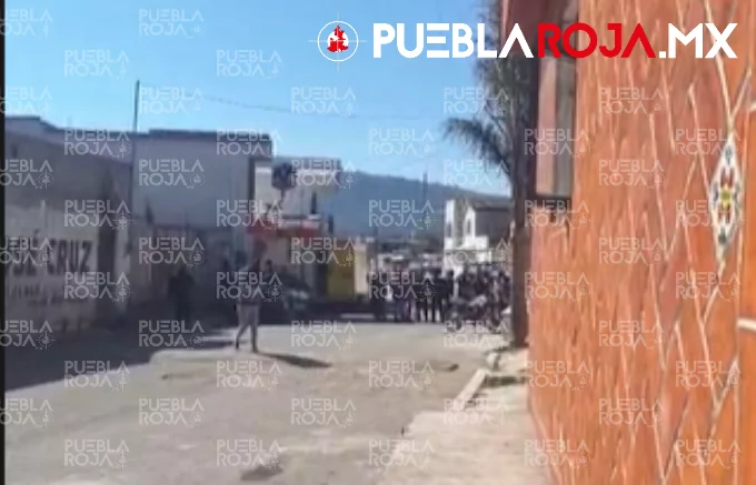 Ira vecinal estalla en Amozoc; casi linchan a presunto ladrón de motocicleta