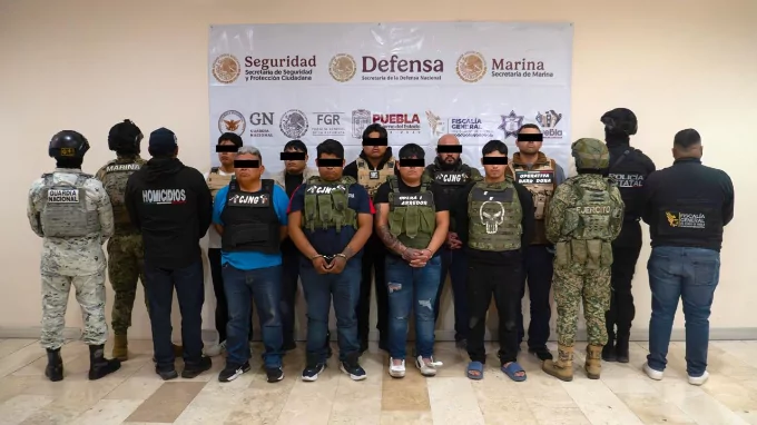 Guardia Nacional y Ejército Mexicano detienen a 9 personas y aseguran armas en Puebla
