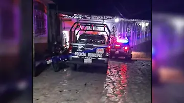 Provocan incendio en casa de directora de Seguridad Vial en Cuetzalan