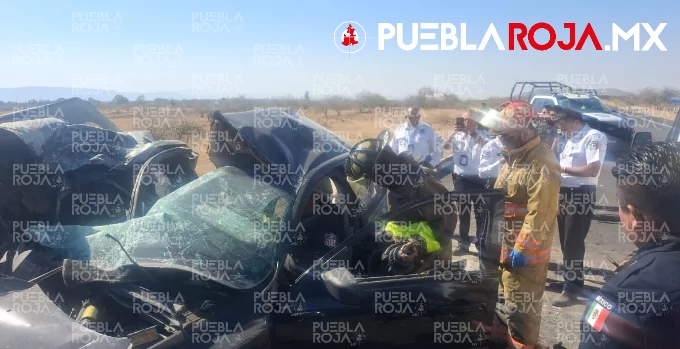 Brutal choque en la Siglo XXI deja cuatro muertos y cuatro heridos, dos son menores prensados