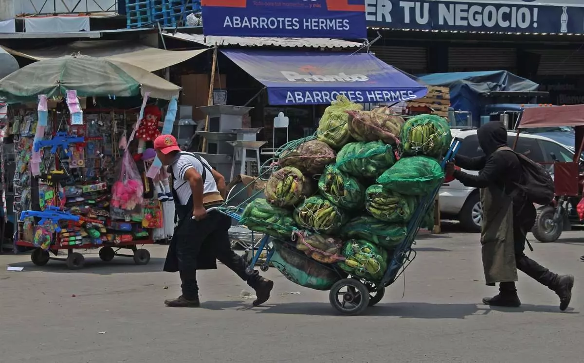 Levantón exprés en la Central de Abastos: le quitan medio millón tras seguirlo