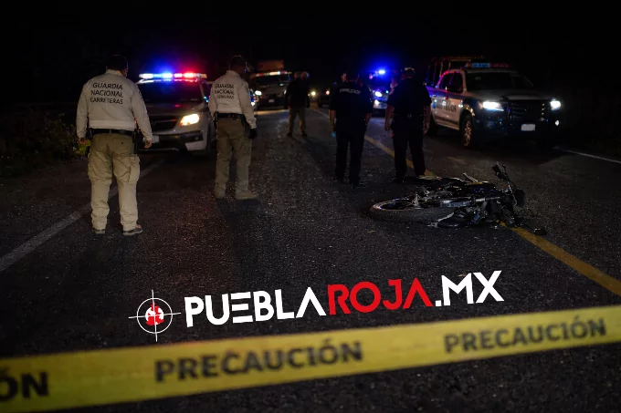 Motociclista muere tras brutal accidente en la federal Atlixco–Izúcar, en Tepeojuma