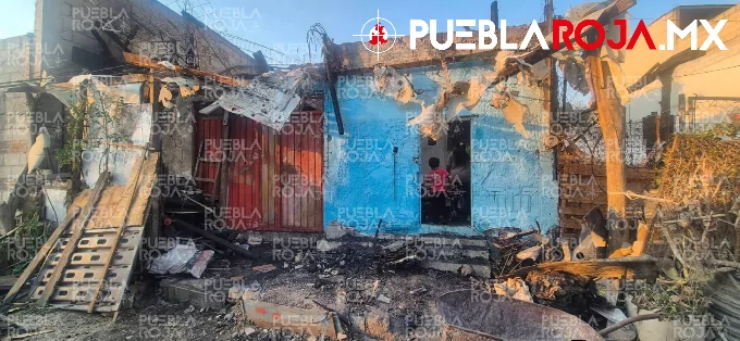 Incendio deja en la calle a familia en Xochimehuacán; piden ayuda para volver a empezar
