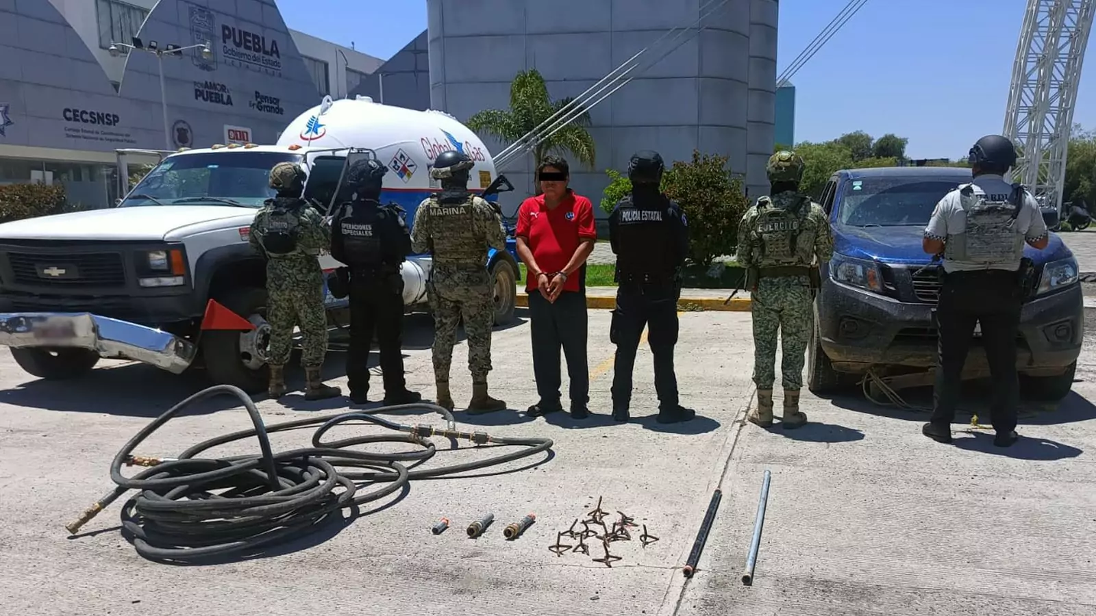 Detienen a hombre con pipa y equipo para el robo de gas LP en Puebla