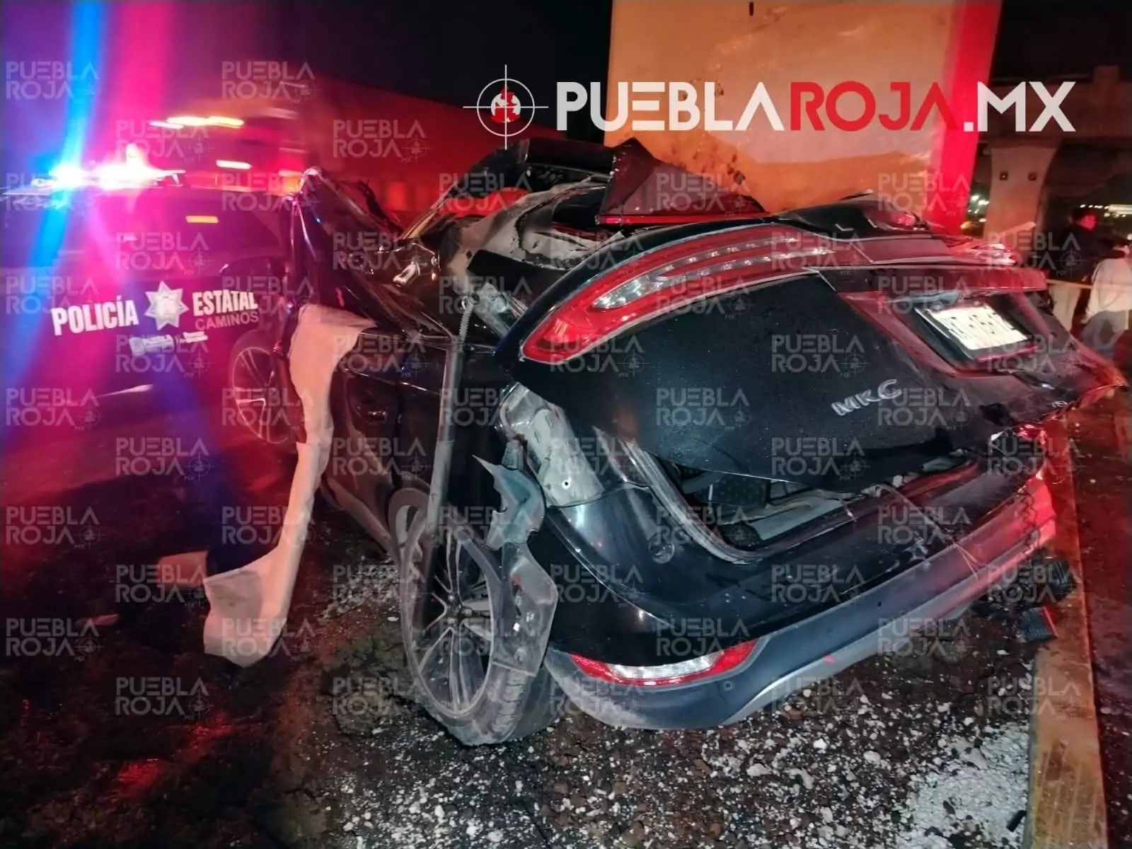 Familia muere destrozada al chocar contra pilar del segundo piso en la México-Puebla