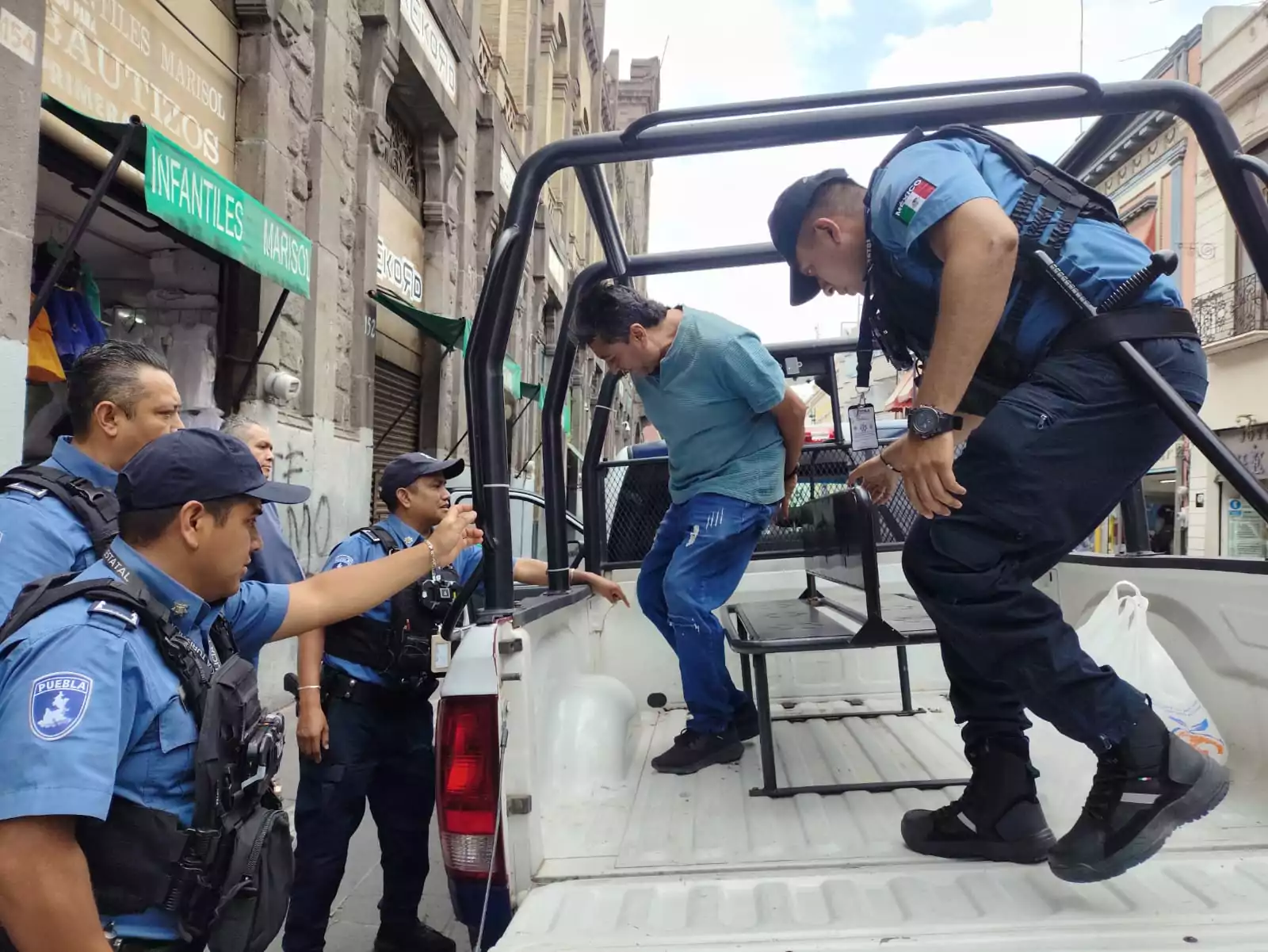 Captura Policía Turística al presunto “estafador de los tacos” en Plaza Victoria