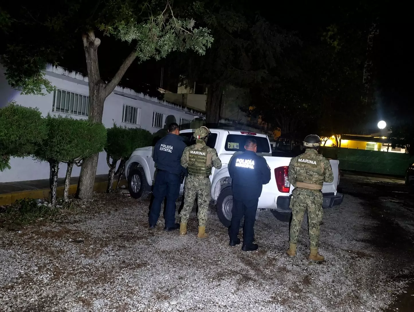 Marina, Policía Estatal y Municipal localizan camioneta robada en Amozoc
