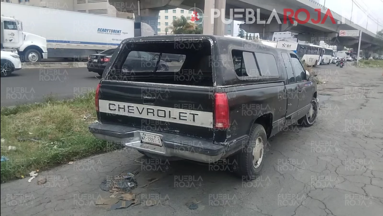 Persecución en La María termina con camioneta robada abandonada junto a la autopista