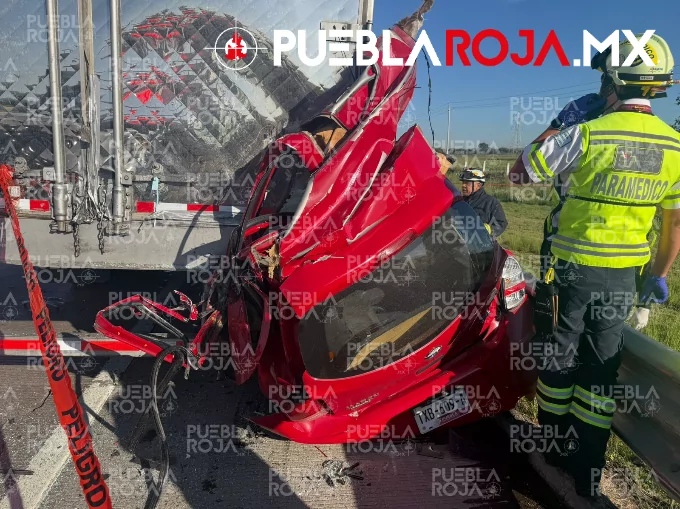 Tragedia en la Puebla-Orizaba: mueren madre e hija tras brutal choque contra tráiler