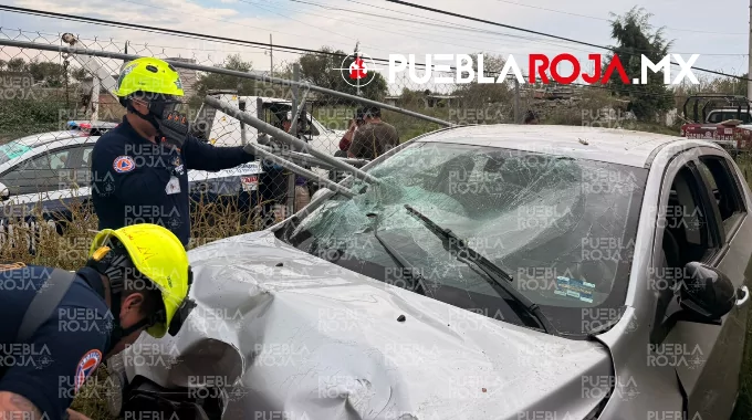 Se registra aparatoso accidente en Ocoyucan
