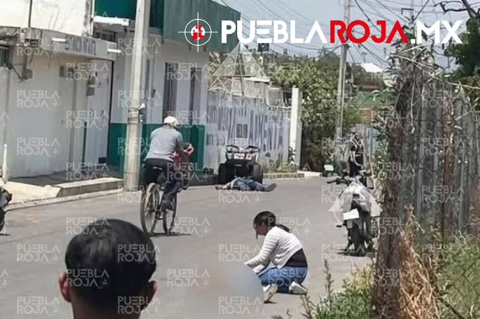 Ejecutan a dos jóvenes afuera de taller de motos en Acatzingo; Fiscalía asegura 11 unidades