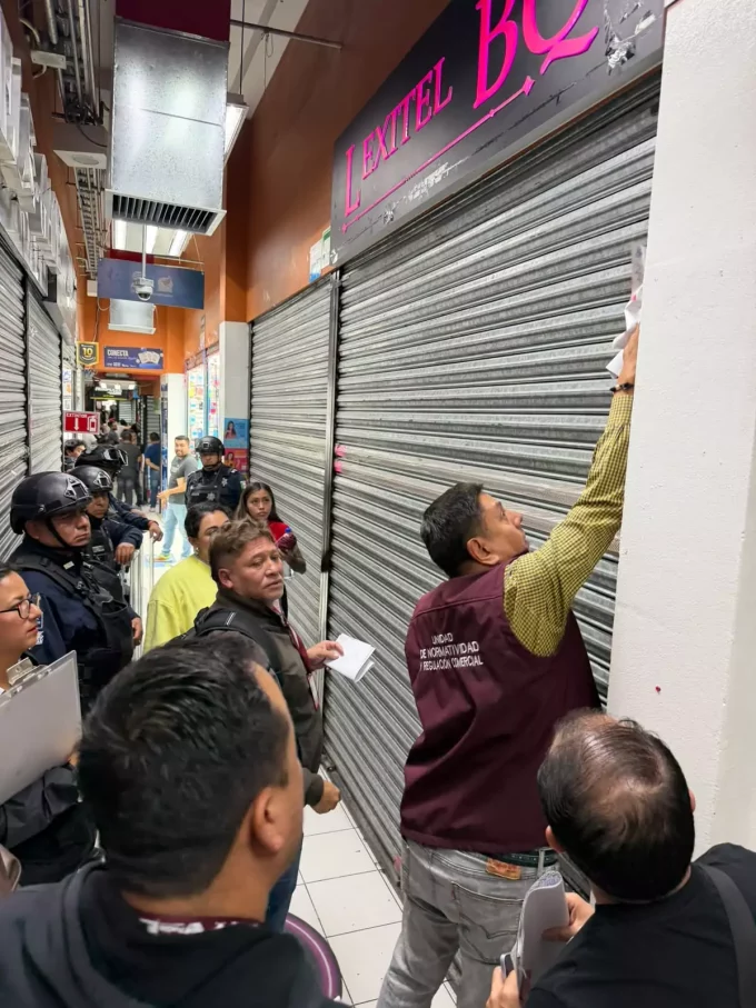 Clausuran seis negocios en Plaza de la Tecnología por operar sin licencia