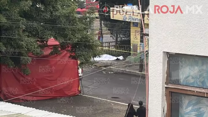 Hombre se desploma y muere frente a una rosticería en Rivera Anaya; sufrió convulsiones antes de fallecer