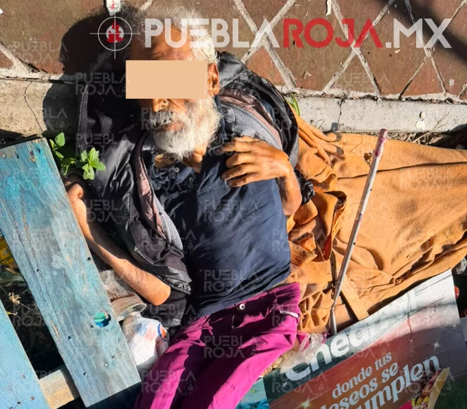 Muere en el olvido: hallan sin vida a indigente cerca de Plaza Cristal