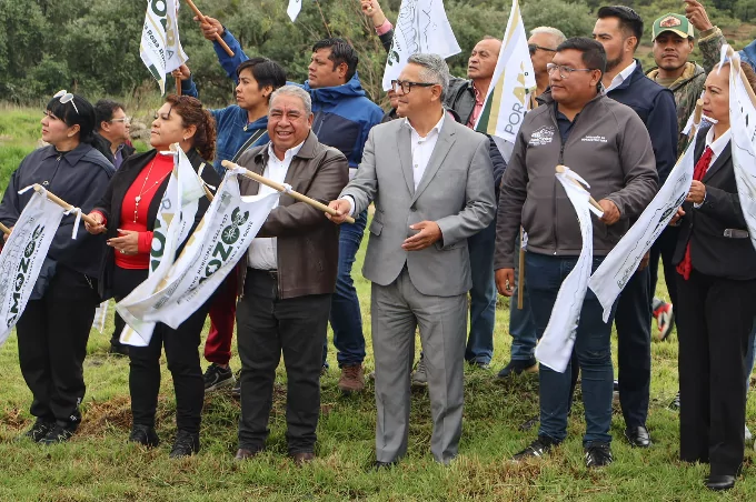 Iluminan la carretera de Amozoc; otra importante obra del gobierno municipal