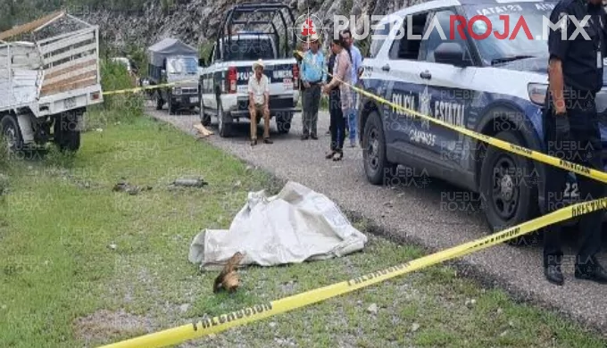 Sale disparado y muere en trágica volcadura en San Martín Atexcal