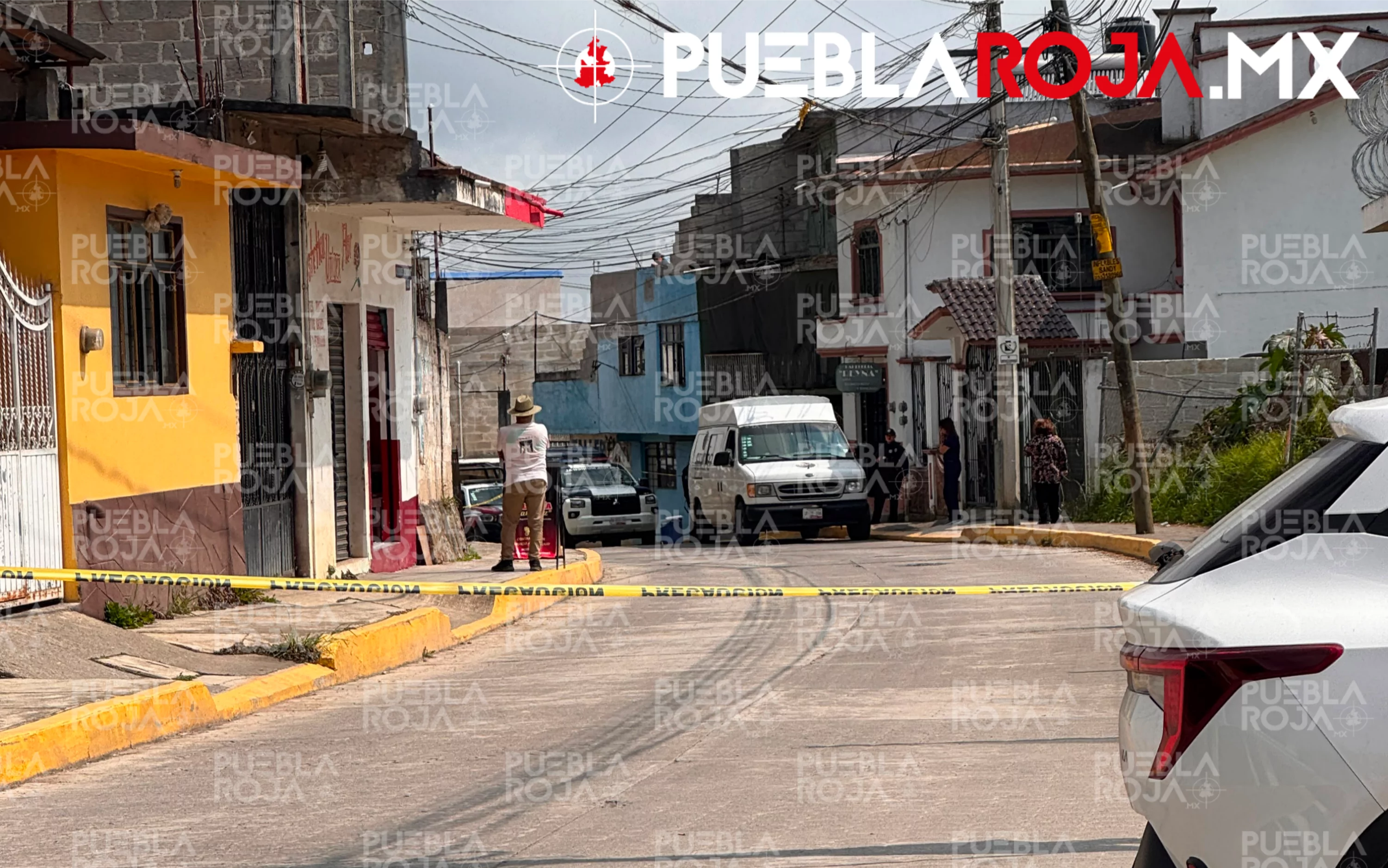 Encapuchado irrumpe en vivienda y asesina a terapeuta en Tlatlauquitepec; investigan posible crimen pasional