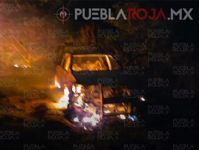 Fueron tres patrullas las calcinadas en Huaquechula; pobladores pretendían linchar a ladrón de camiones de carga