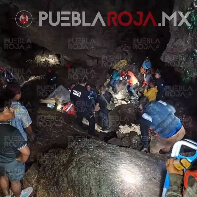 Tragedia en Cuetzalan: hallan muerto a uno de los turistas atrapados en una gruta; aún buscan a tres desaparecidos