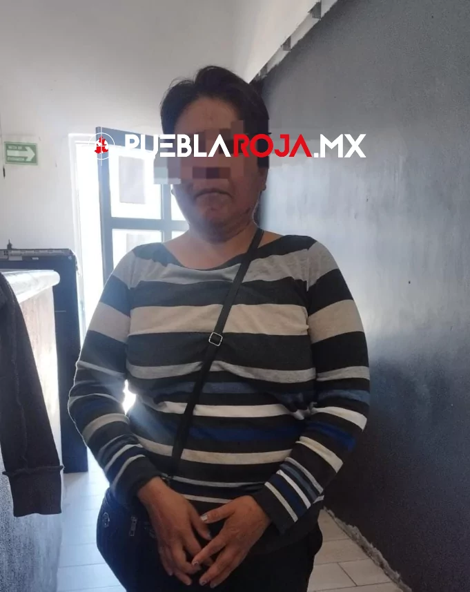 Acusan a mujer de robar en iglesia de Chiautempan; pobladores la retienen y se evita un linchamiento