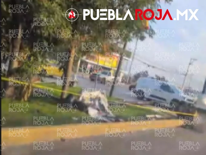 Muere automovilista tras brutal choque VS semáforo en el bulevar 18 de Noviembre