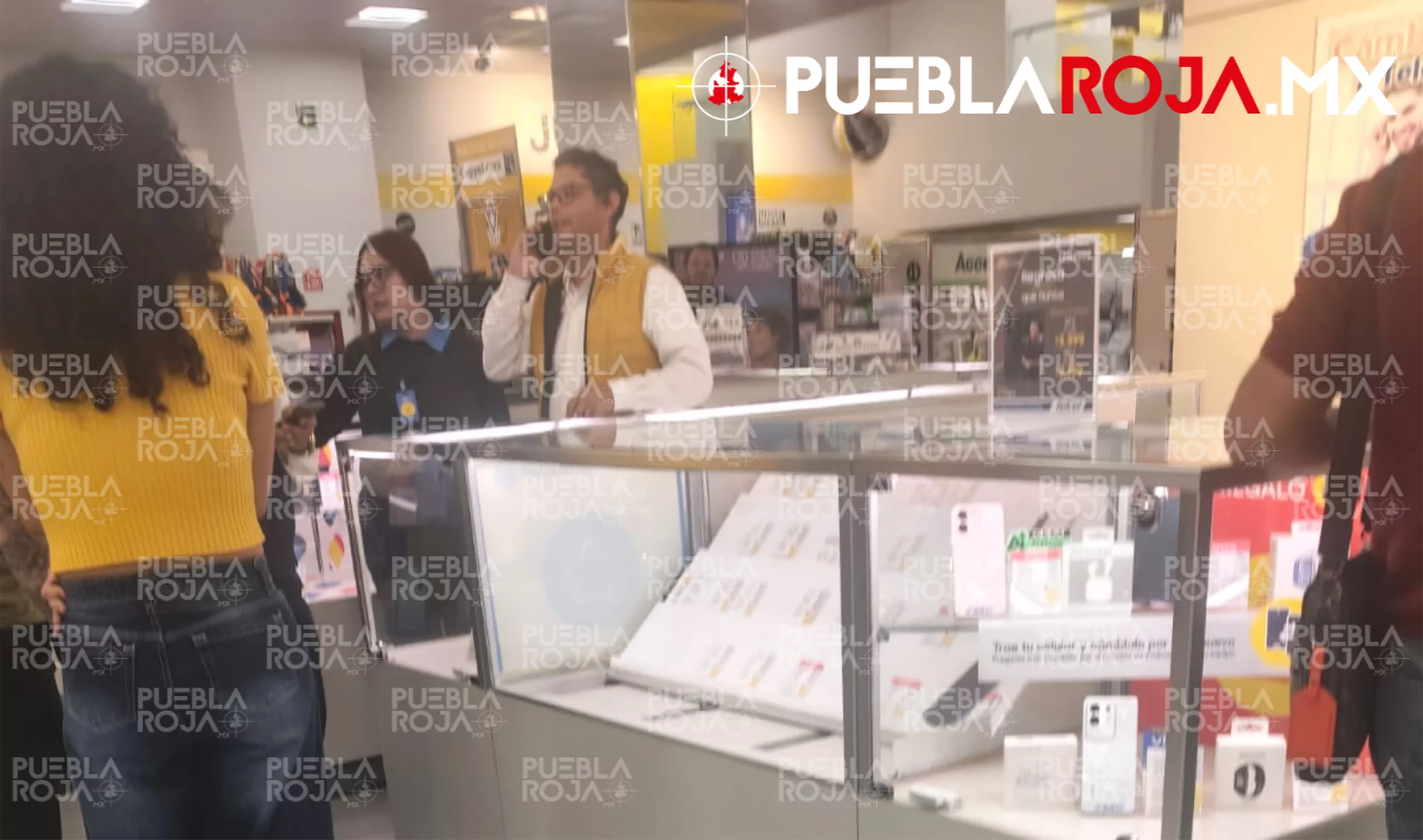 ¡Otro golpe a Coppel! Ladrones roban 25 celulares en sucursal de Amalucan