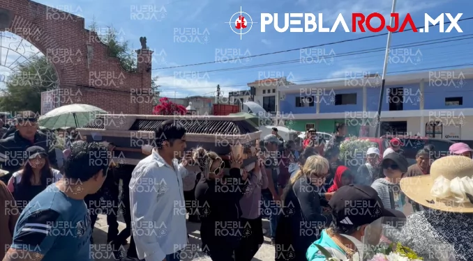 Sepultan a Doña Dominga entre exigencias de justicia; reclaman capturar al responsable de su asesinato