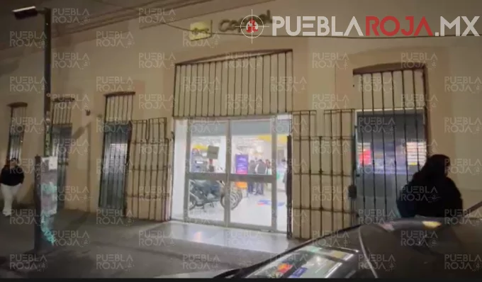 Persecución de película termina con cuatro presuntos asaltantes de Coppel detenidos en Puebla