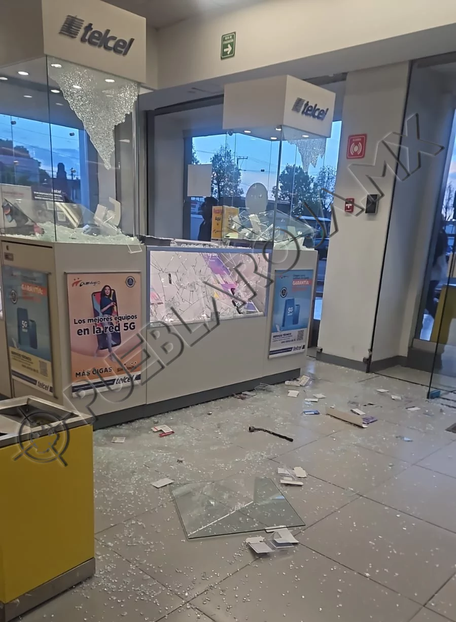 A marrazos asaltan Coppel de Xilotzingo; detienen a dos y recuperan 19 celulares