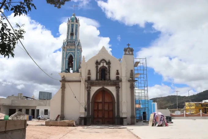 Avanzan trabajos de rehabilitación en la iglesia y atrio de Santo Ángel en Amozoc