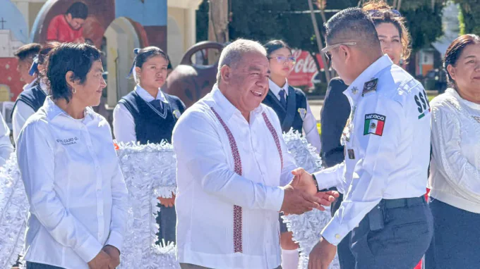 Reconoce Gobierno de Amozoc heroísmo y entrega de policías con incentivos económicos