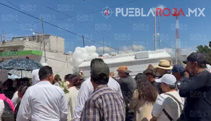 Despiden entre clamor de justicia a Mateo Hernández, hijo del edil de Tecamachalco