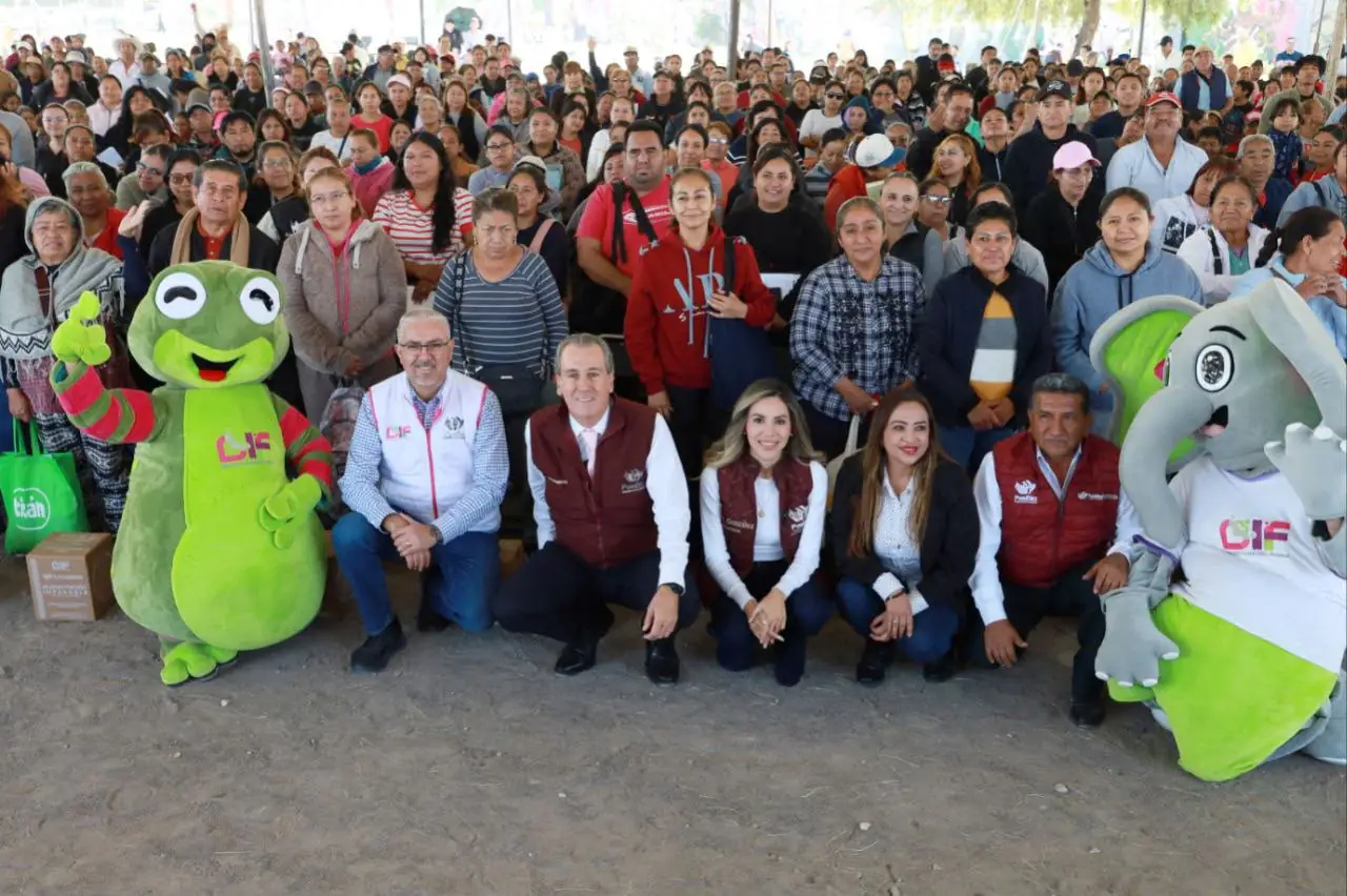 Pepe Chedraui entrega más de 9 mil despensas a familias de La Presa Guadalupe Hidalgo