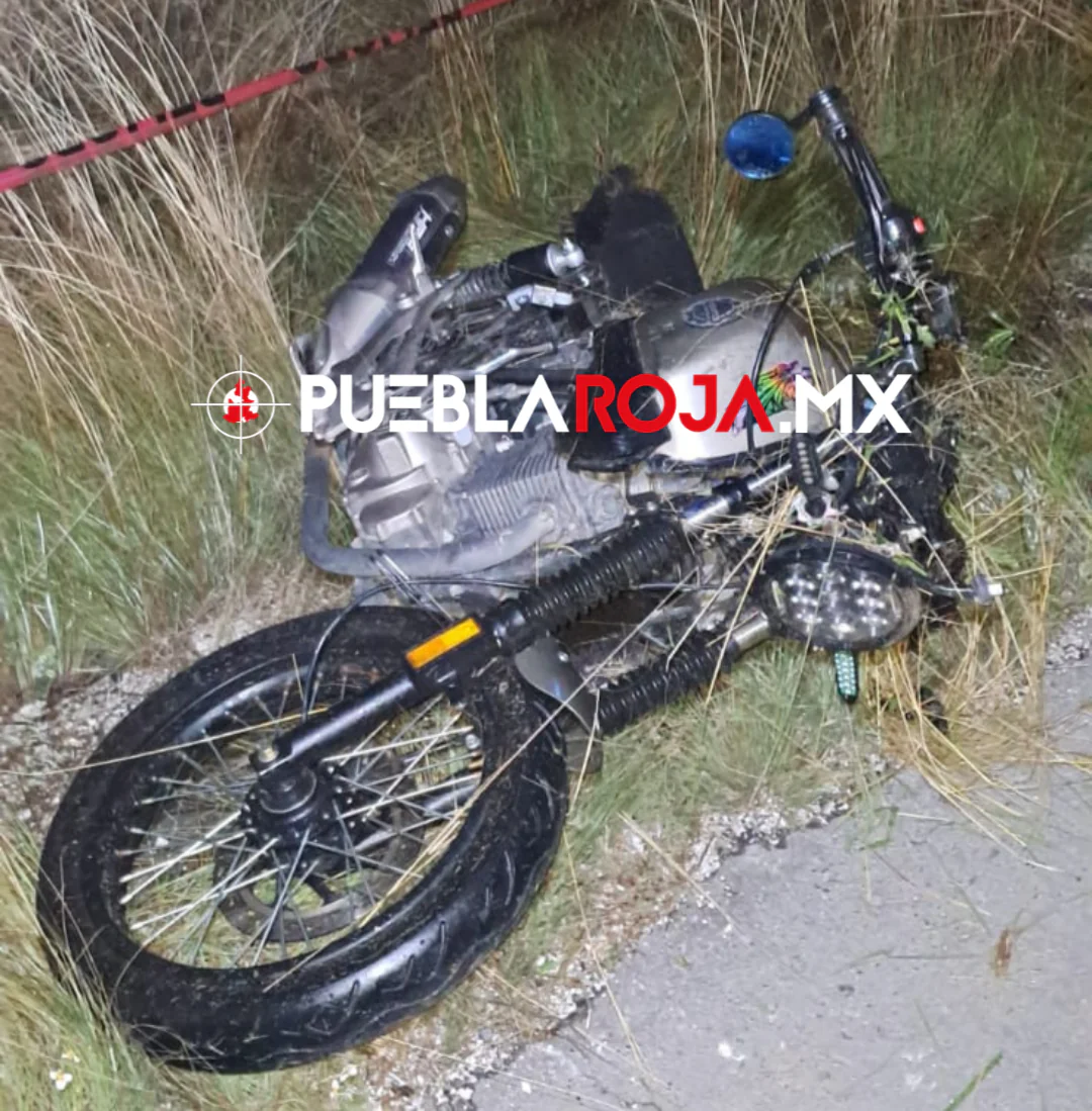 Muere joven motociclista en carretera de Chalchicomula de Sesma