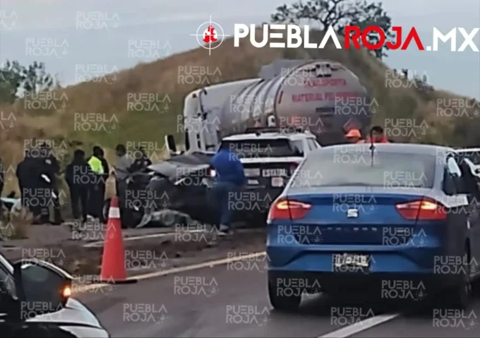 Muere joven estudiante en choque contra torton en la autopista Siglo XXI