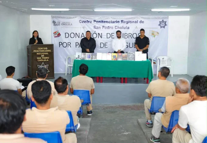 Llevan 9 mil 700 libros a centros penitenciarios de Puebla para fomentar la lectura