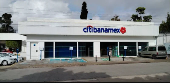 Asaltan Banamex en Chapultepec y se llevan 15 mil pesos