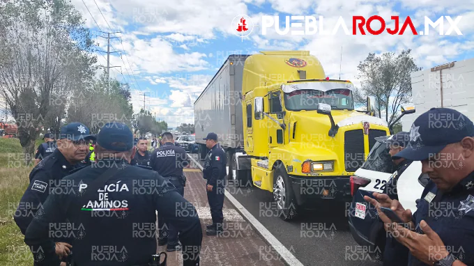 Recuperan tráiler robado en la México-Puebla; detienen a dos presuntos asaltantes tras persecución y balazos