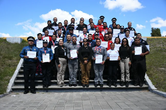 Gobierno Estatal reconoce a policías y bomberos tras destacar en competencia latinoamericana