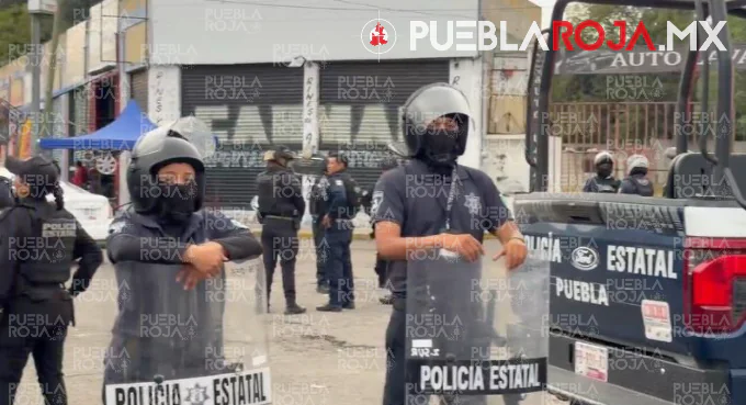Violan sellos de bodega asegurada en La 46 Poniente y detienen a varios hombres