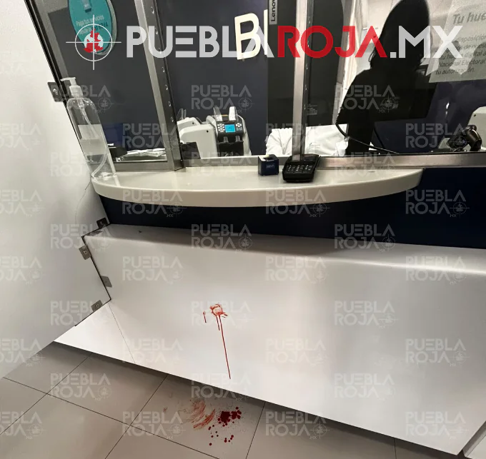 Golpean a mujer y le roban 700 mp dentro de banco en Plaza San Diego