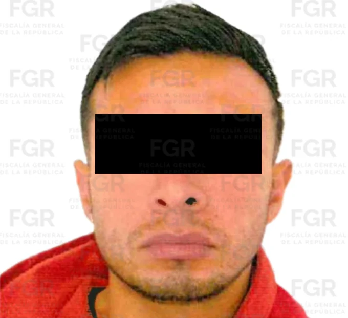 Obtiene FGR sentencia contra dos personas por portación de arma de fuego de uso exclusivo de las fuerzas armadas